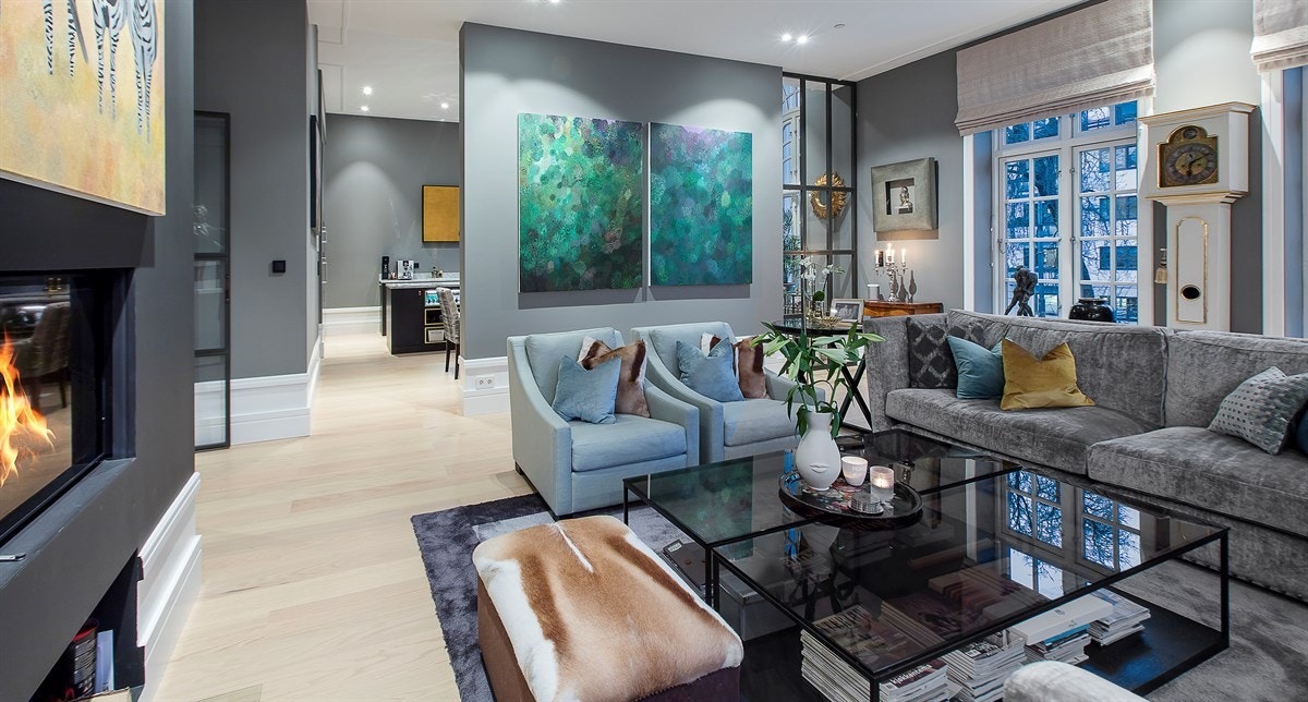 Stuen har god plass til sofagruppe. Galleribilde