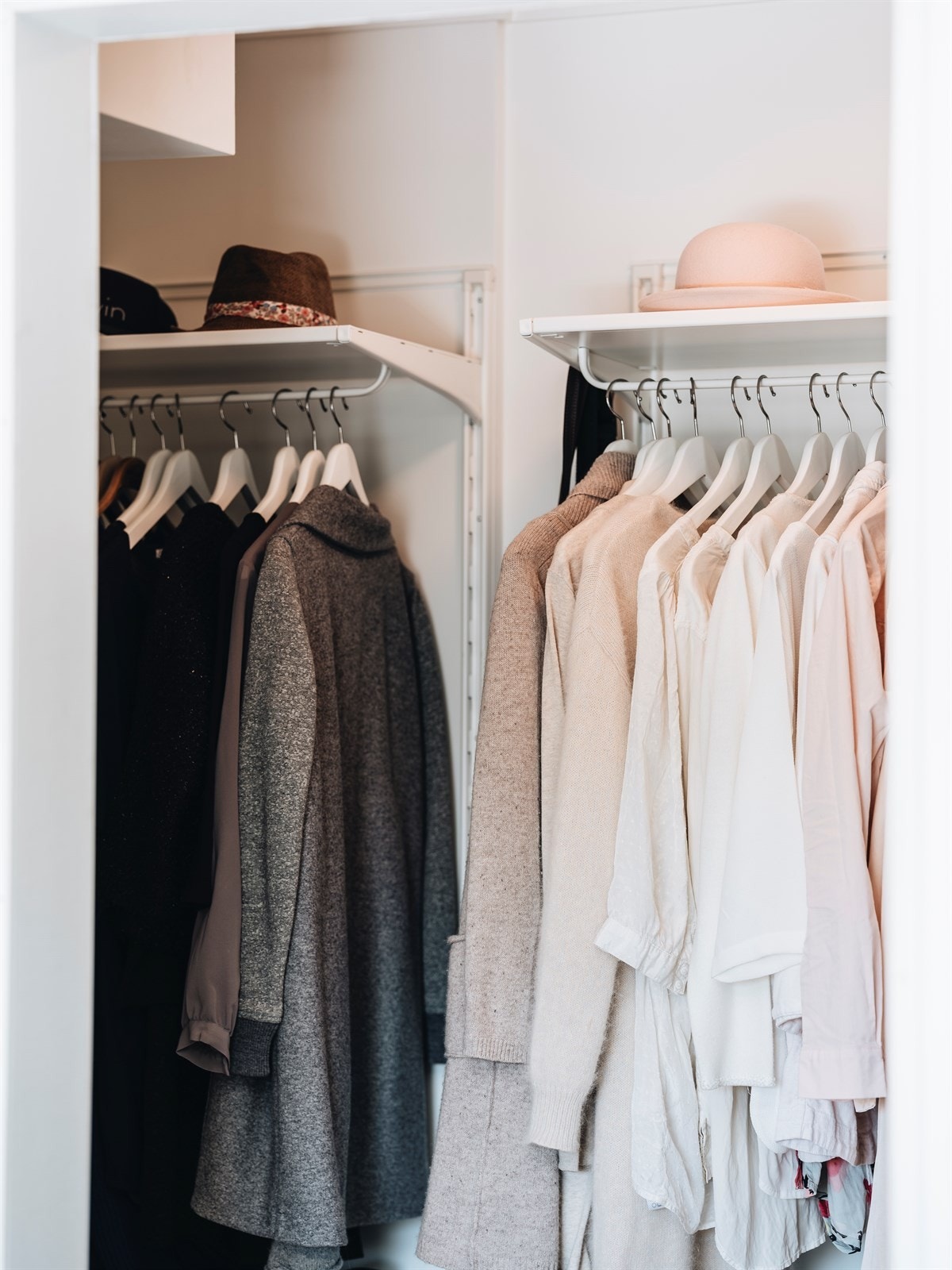 Med god plass til klær og sko er det lett å holde orden. Galleribilde