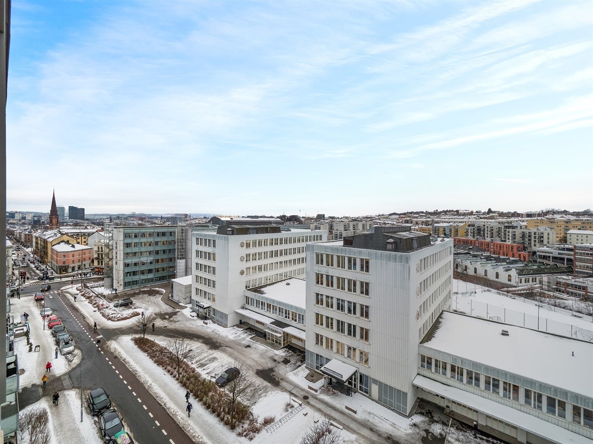 Med byen under sine føtter Galleribilde