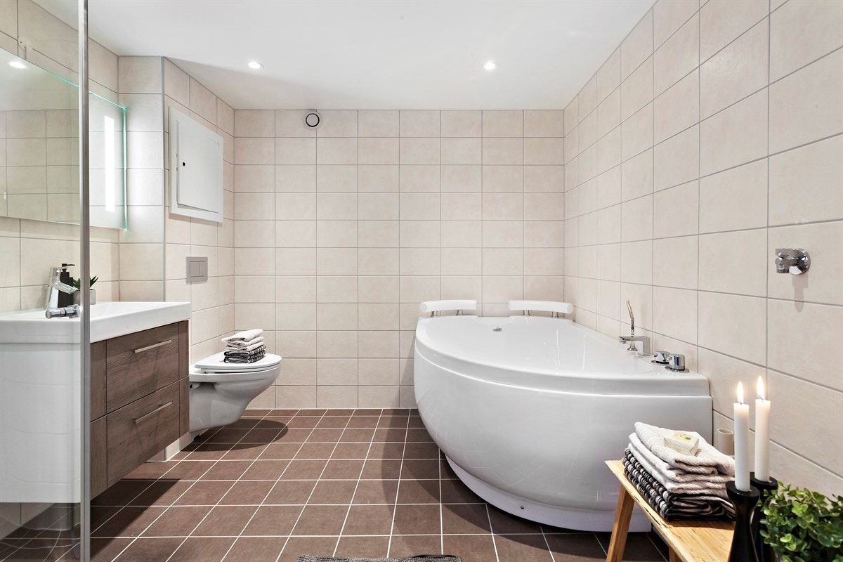 Delikat bad fra 2017, oppusset i regi av borettslaget. Galleribilde