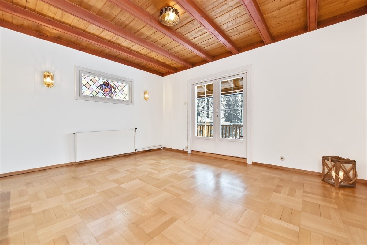 Stort soverom nr. 2 med utgang balkong. Galleribilde