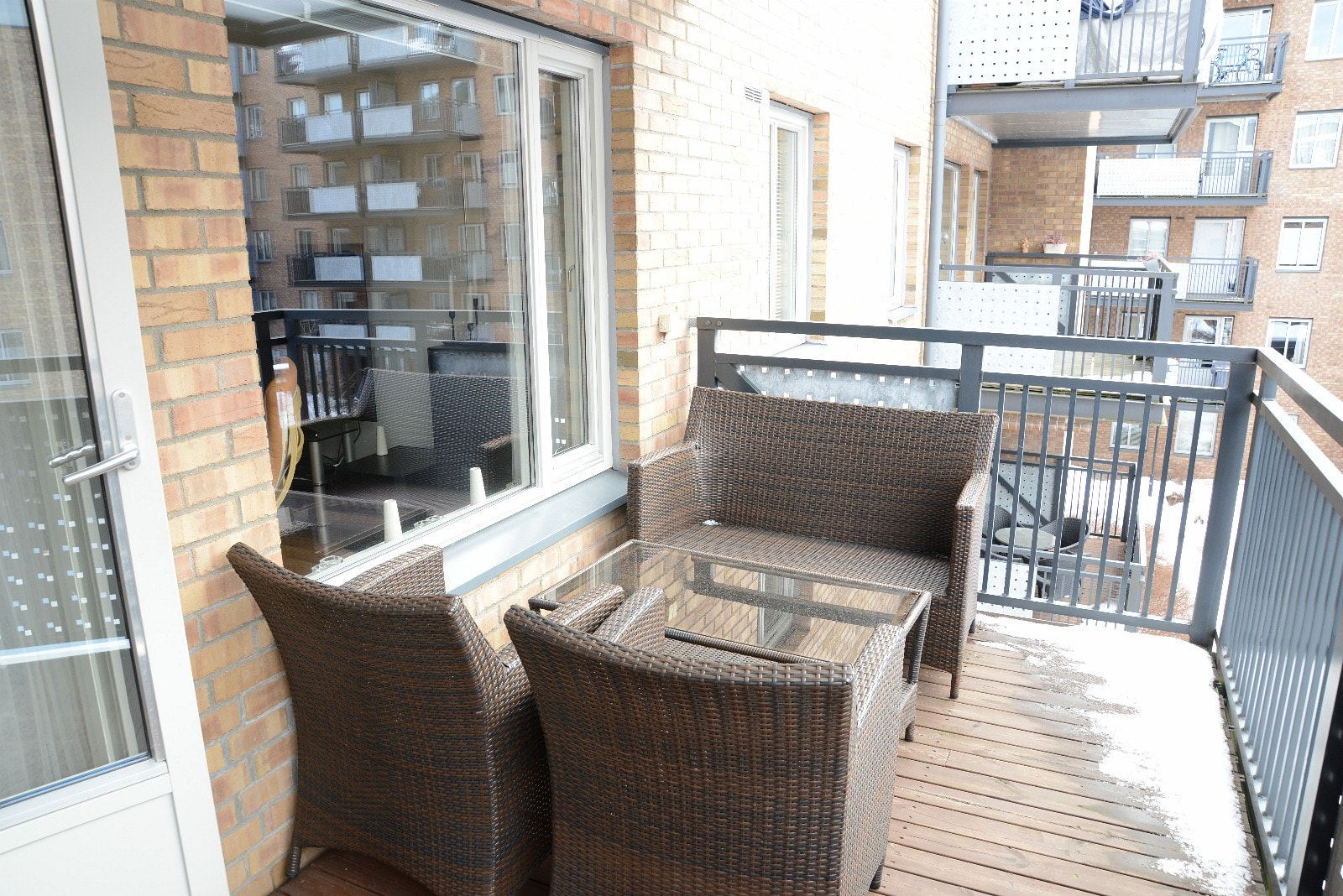 Veranda med utemøbler Galleribilde