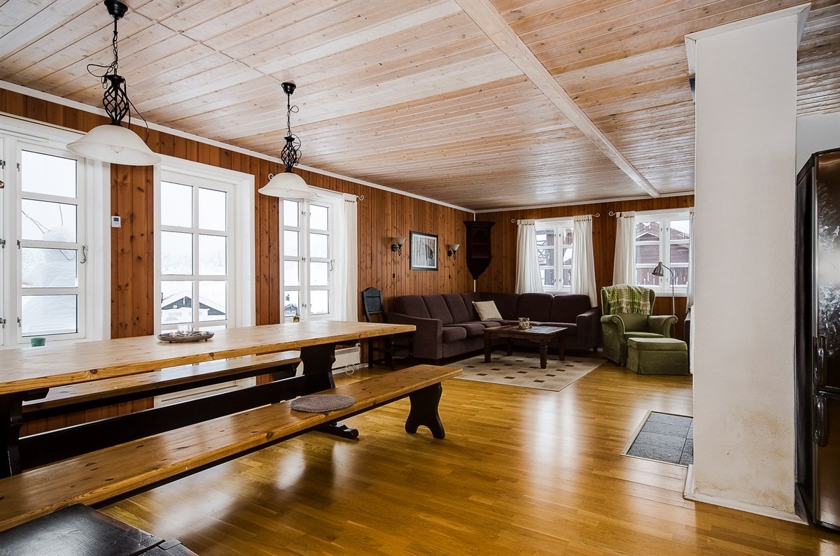 Spisebord med 16 sitteplasser Galleribilde