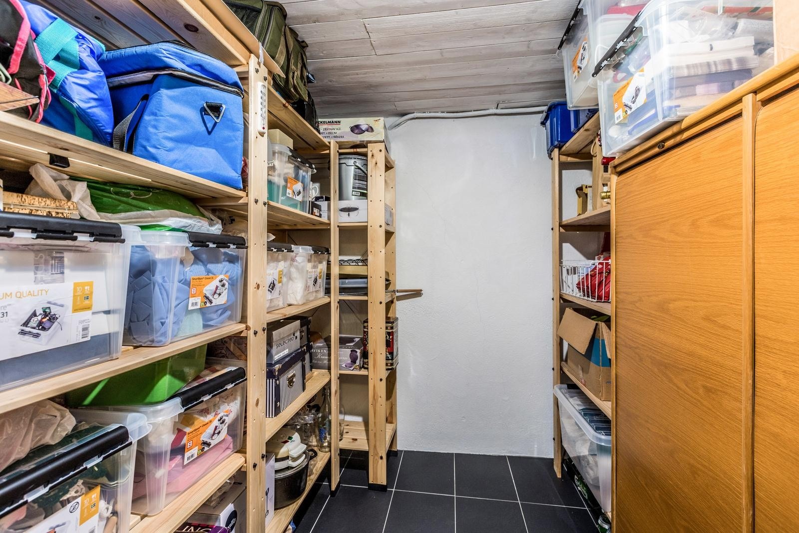Svært god bodplass i kjelleren. Galleribilde