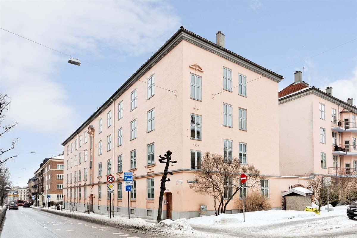 Fasade vinter Galleribilde