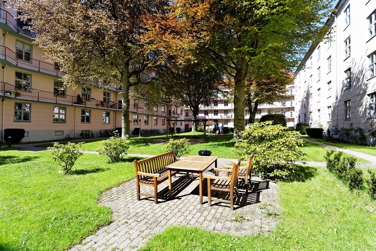 Sittegrupper på sommerstid Galleribilde