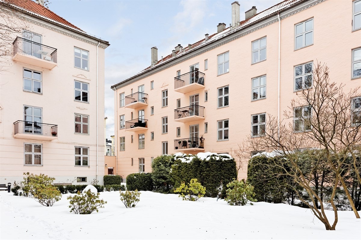 Fasade etter bygging a balkonger Galleribilde