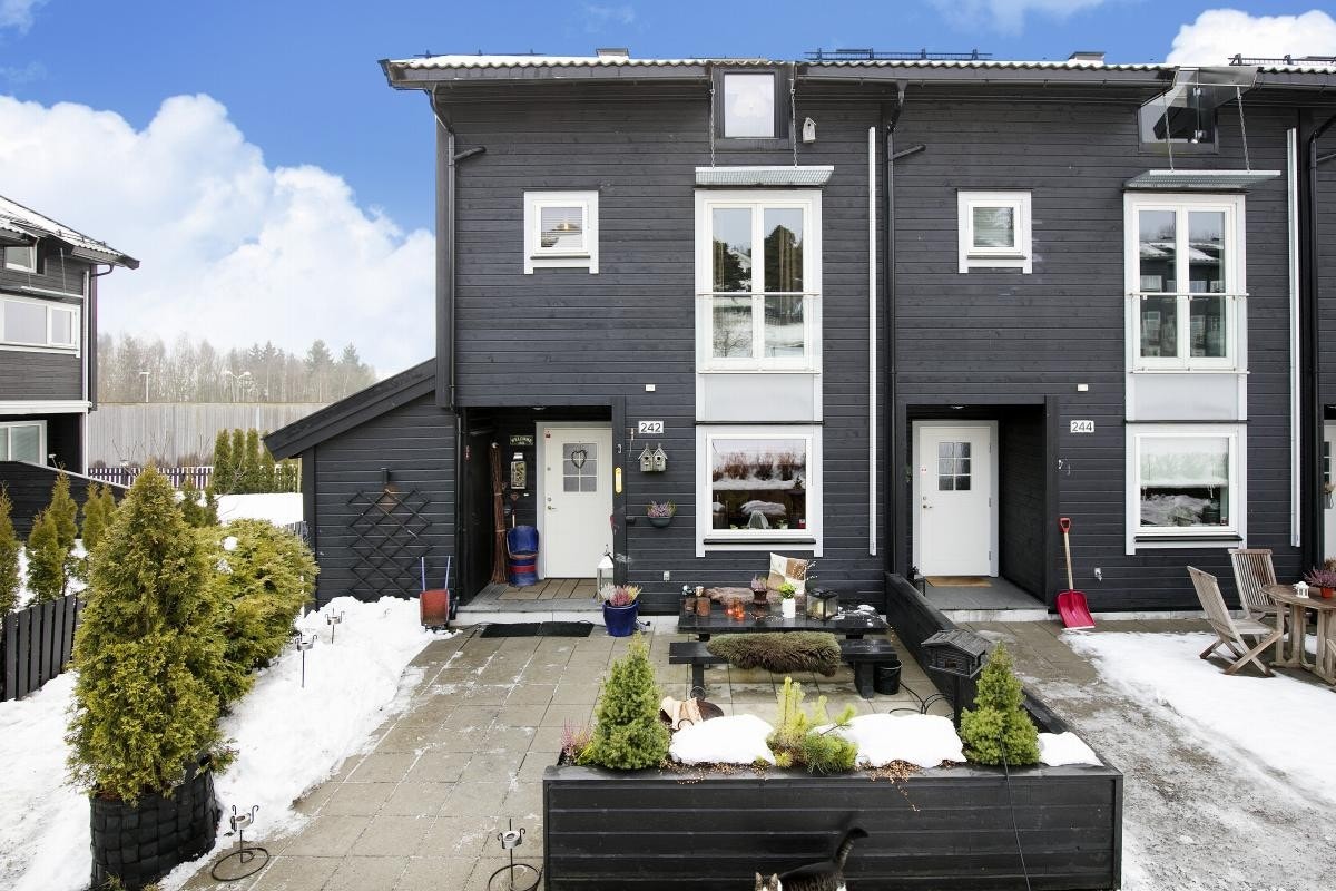 Flott enderekkehus med masse god lagringsplass Galleribilde