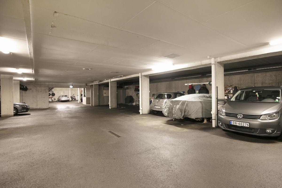 Det medfølger parkeringsplass i felles oppvarmet garasjeanlegg Galleribilde