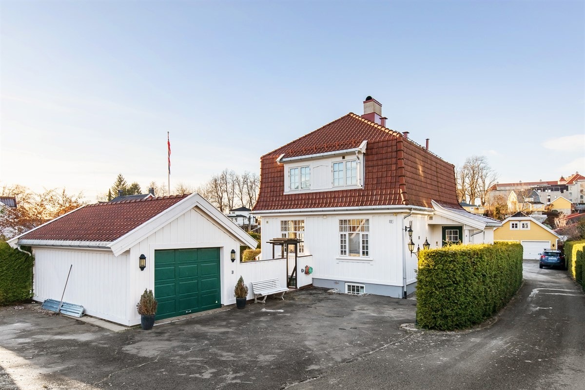 Boligen er betydelig oppgradert både inn -og utvendig de senere år Galleribilde