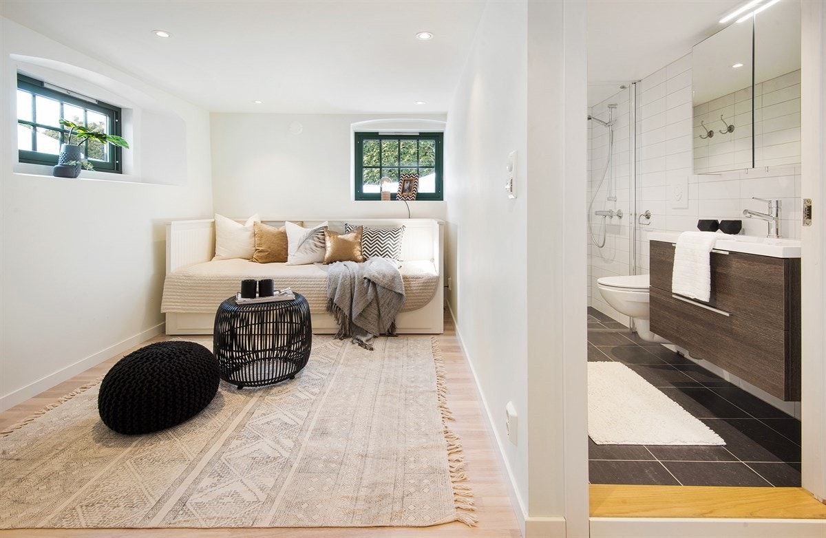 Disponibelt rom innredet som kjellerstue Galleribilde