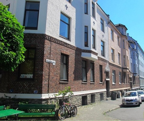 Fasade (gammelt bilde - er malt i andre farger i dag) Galleribilde