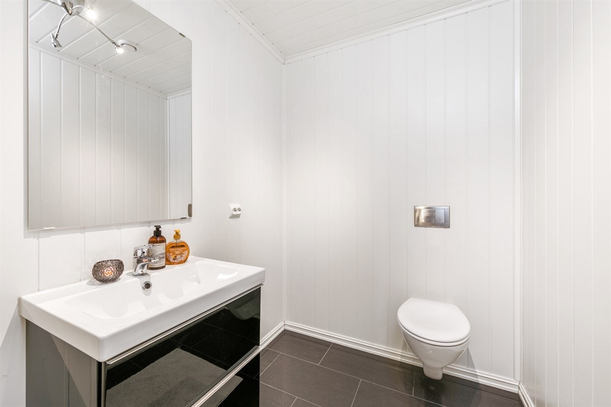 Bad/toalett i 1. etg. Galleribilde