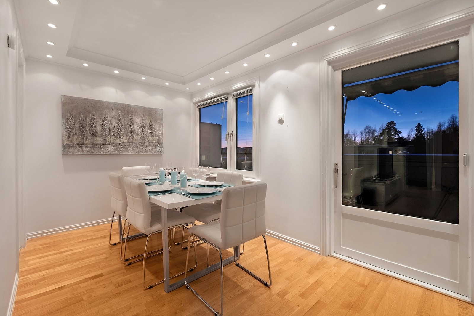 Stemningsbilde kveld - inviter venner over på et hyggelig lag! Galleribilde