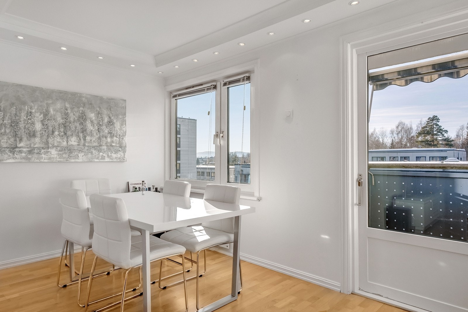 Leiligheten har en god planløsning med naturlig plassering for bl.a. spisestue Galleribilde