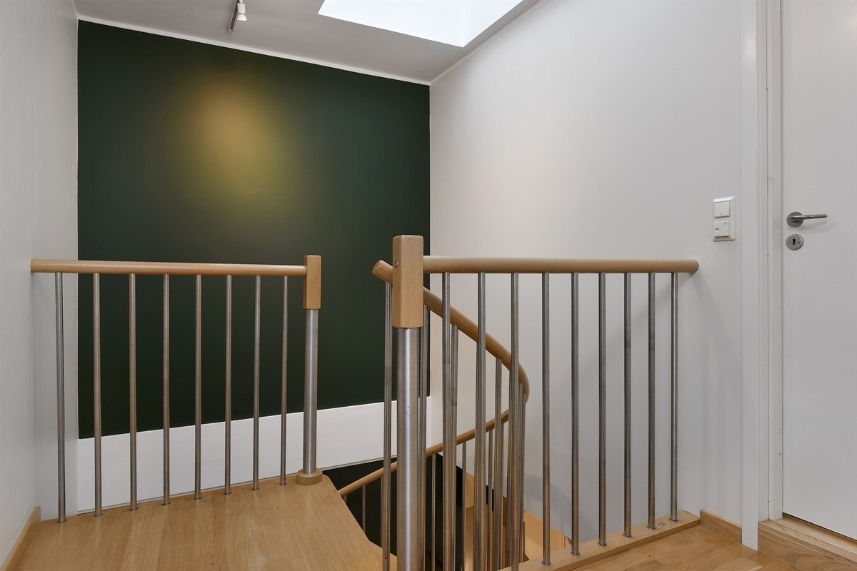 Trapp fra fjerde etasje til femte etasje. Galleribilde