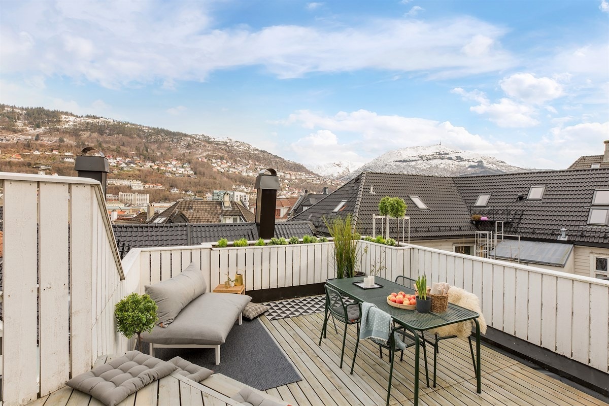 Fra hovedsoverommet har man utgang til den unike takterrassen på hele 20 kvm Galleribilde