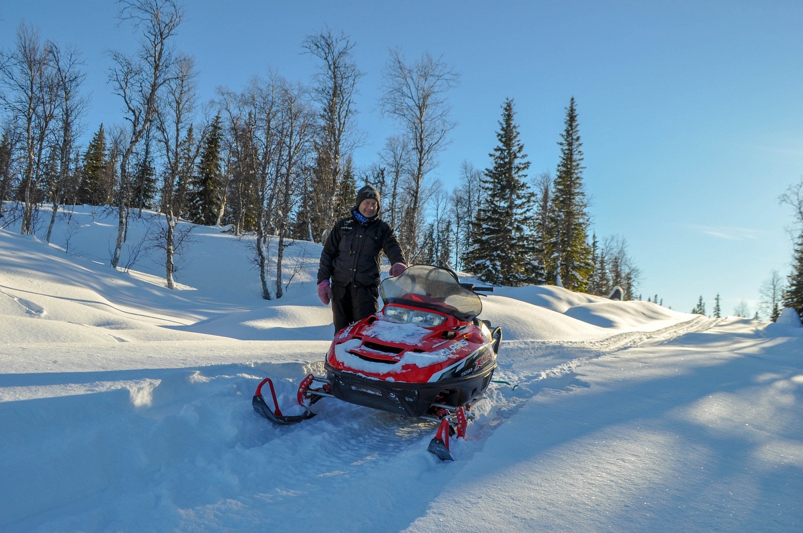 Grunneier Bård Erlend Toresen viser deg gjerne rundt i Søråsen hyttegrend Galleribilde