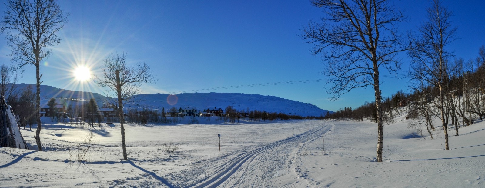 Oppkjørte langrennsspor over Lille Skorovatn Galleribilde