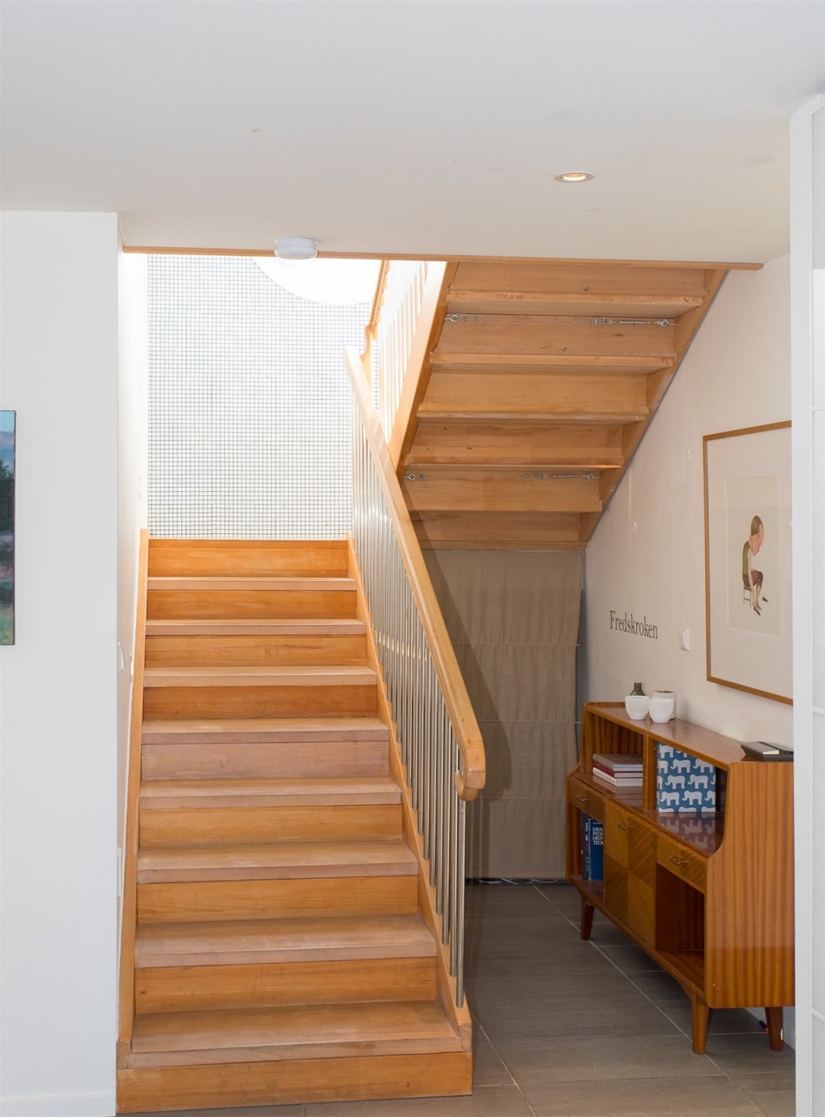 Flott trapp opp til 2. etg. Galleribilde
