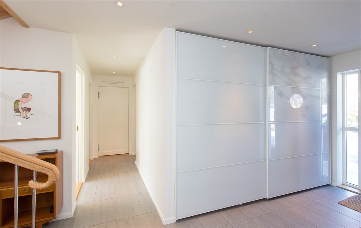Gang/hall med skyvedørsgarderobe Galleribilde