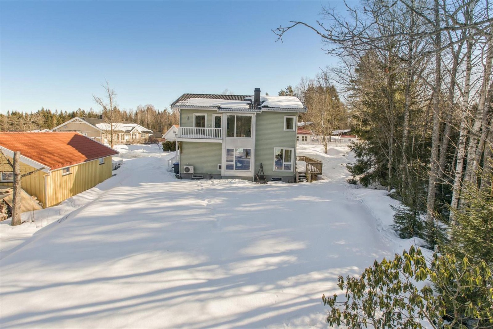 Stor og flat tomt. Galleribilde