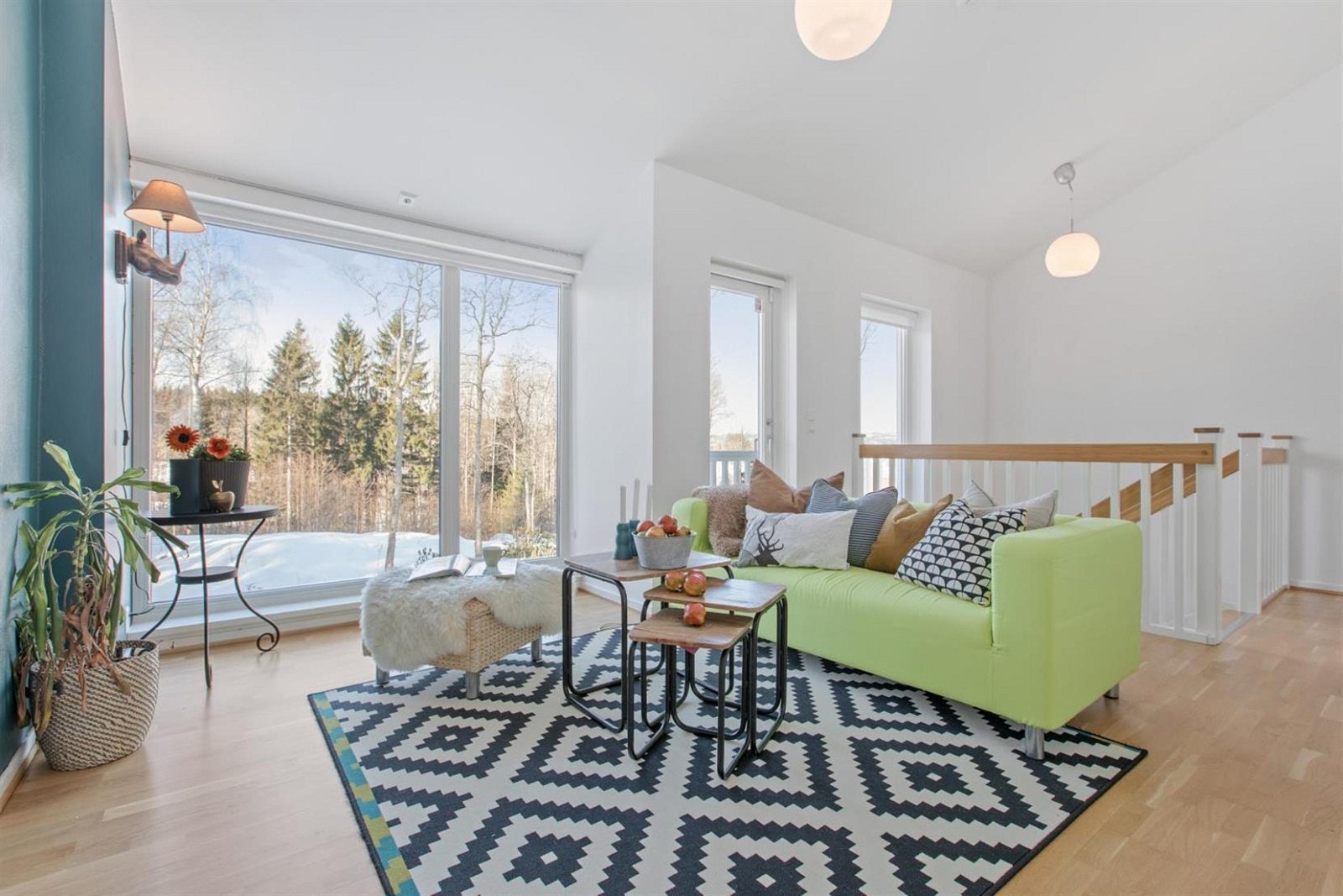 Utgang til balkongen fra stuen. Galleribilde