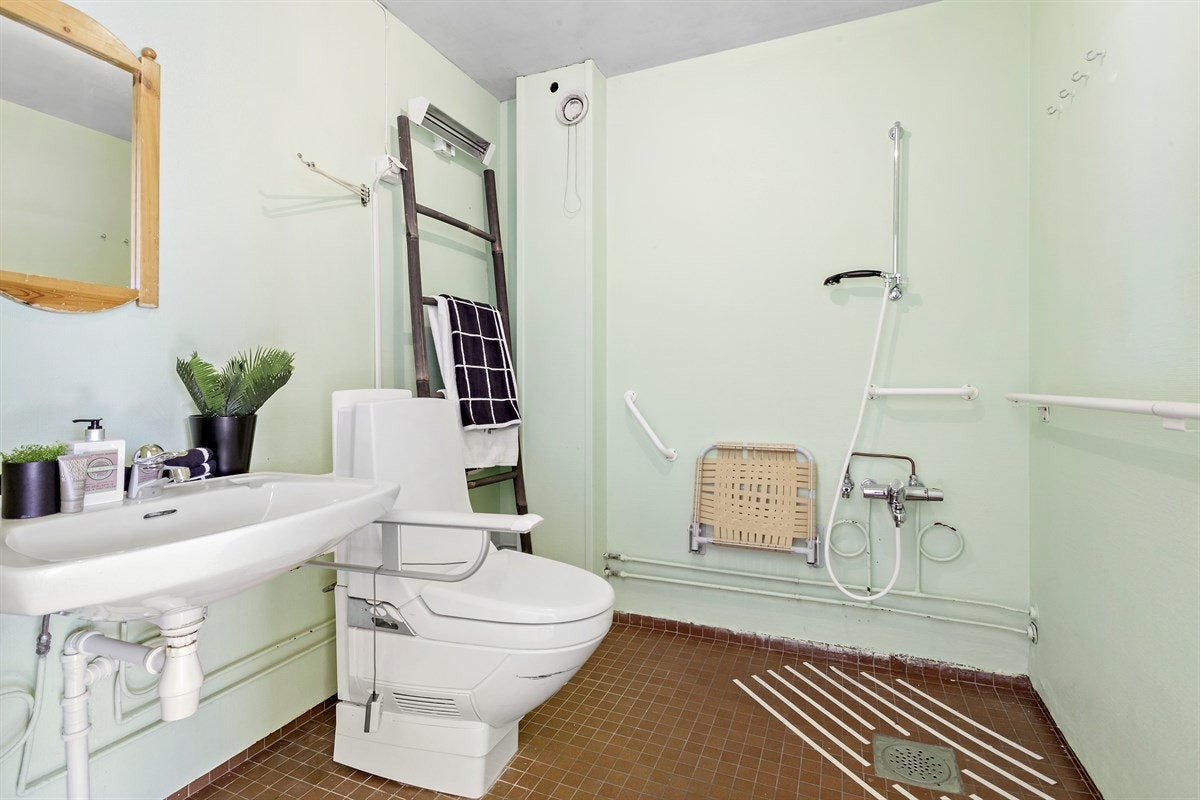 Det er pågående våtromsrehabilitering i borettslaget, hvor alle leilighetene får nye bad i regi av borettslaget. Galleribilde