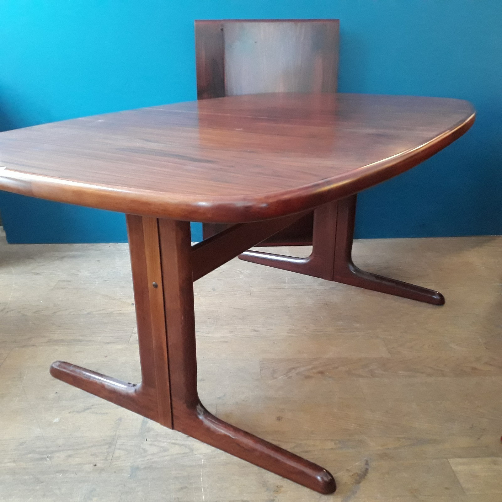 Dansk design. ovalt spisebord i palisander 165x100x72høy ... Dansk design spisebord