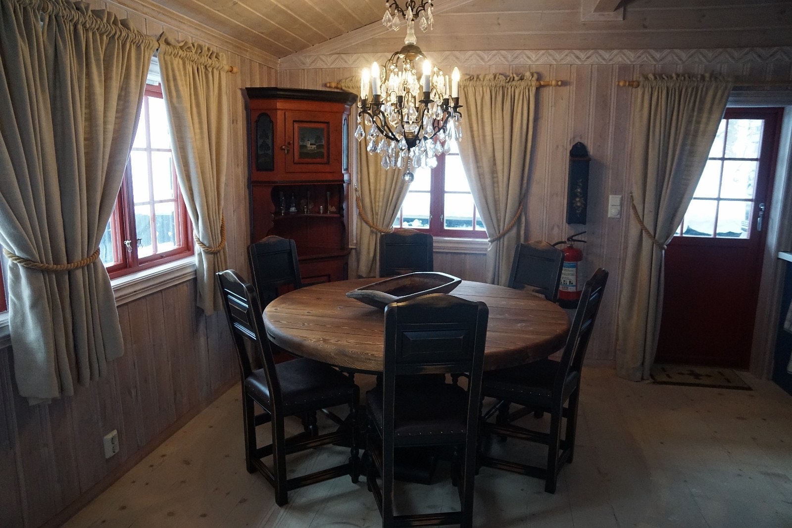 Spisegruppe på kjøkkenet Galleribilde