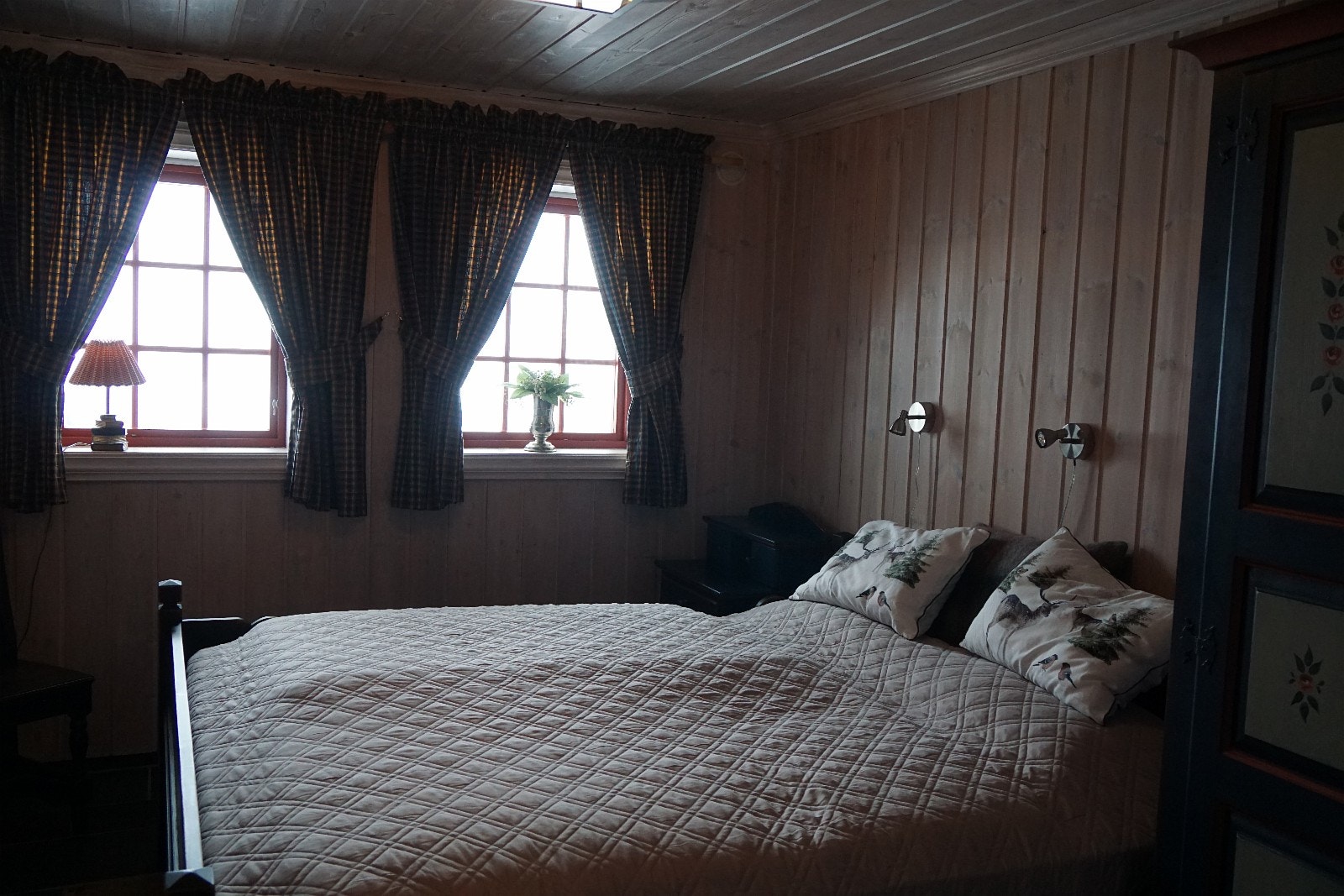 Soverom 6, med 180 cm bred seng Galleribilde