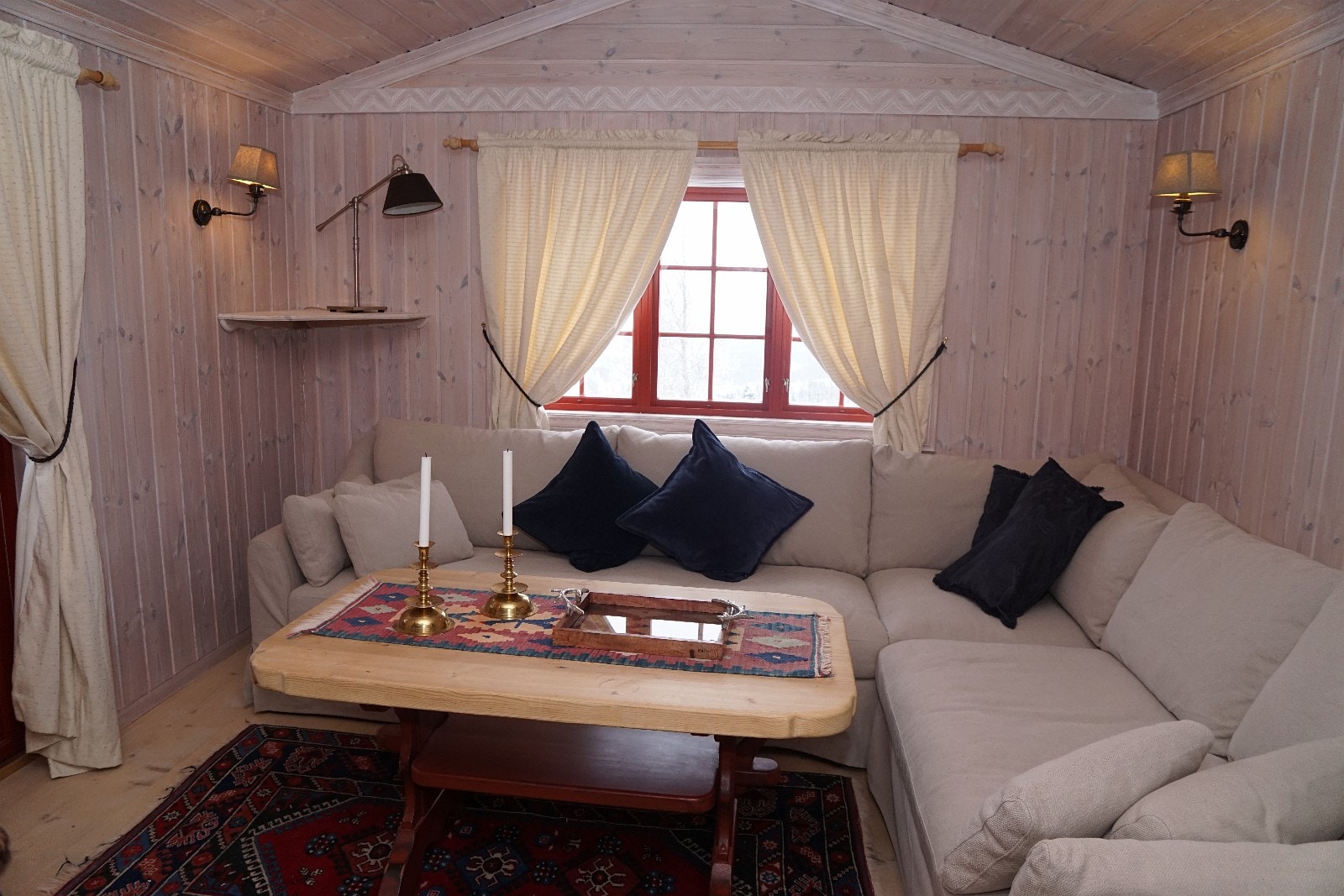 Egen sofagruppe på soverom 3 Galleribilde