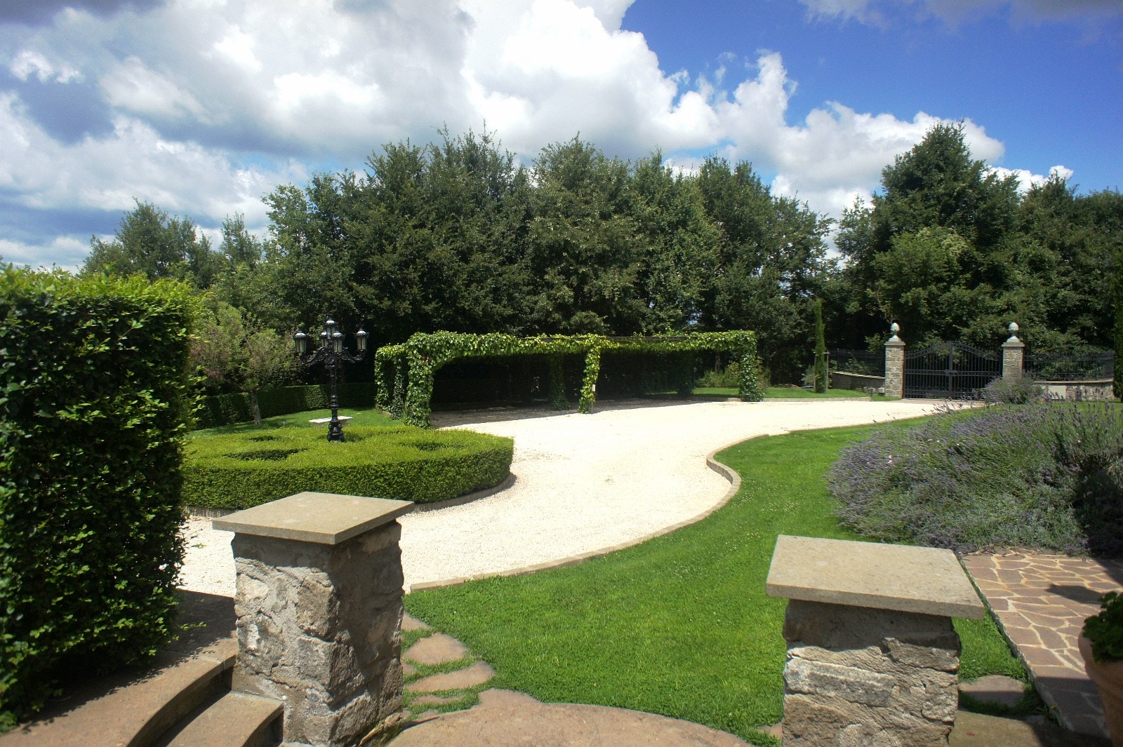 Rundkjøring - carport for 4 biler Galleribilde