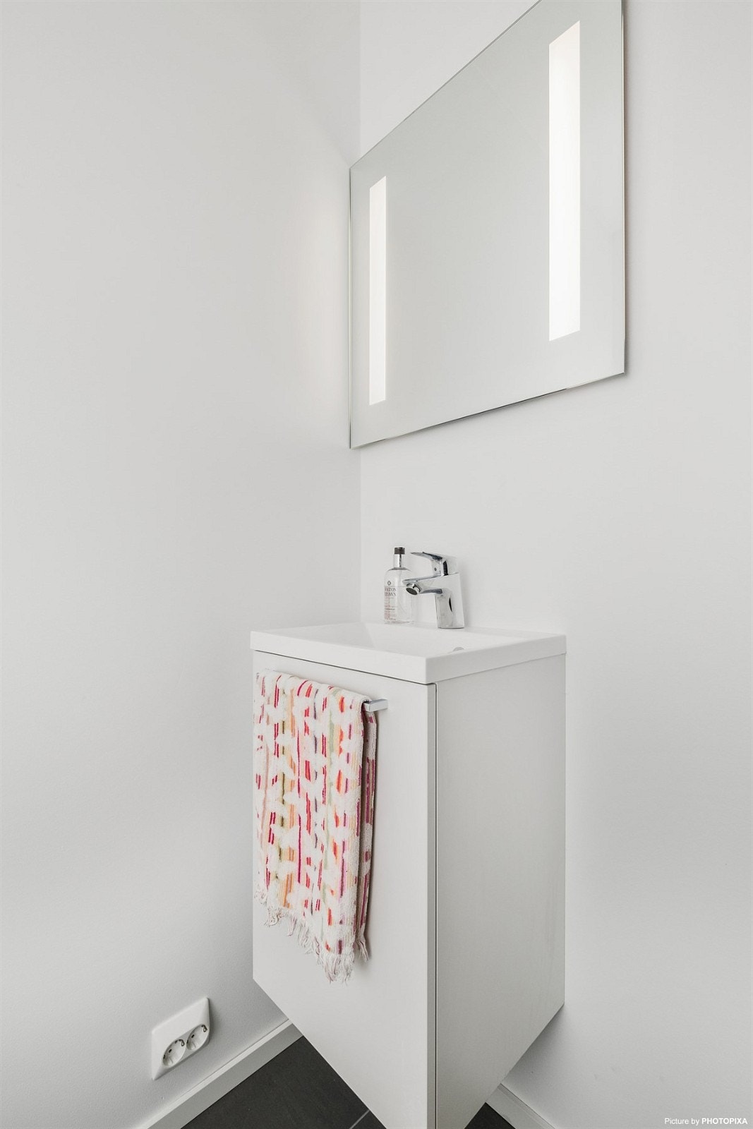 Gjestetoalett. Galleribilde