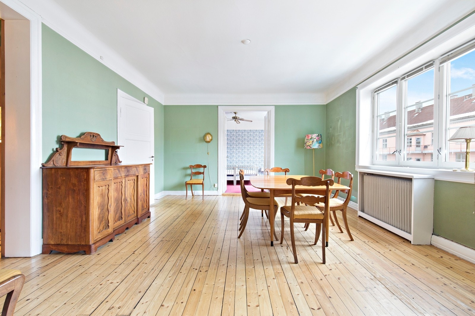 Spisestue med plass til langbord Galleribilde