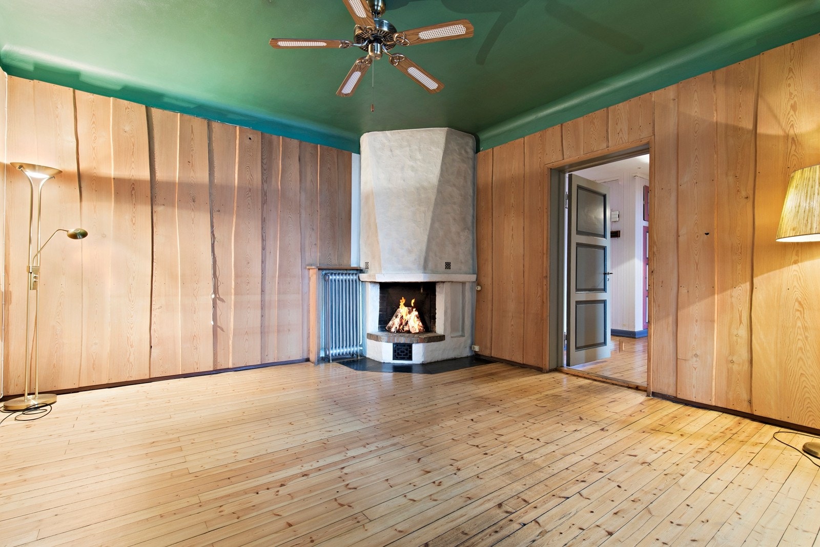Hall med åpen peis Galleribilde