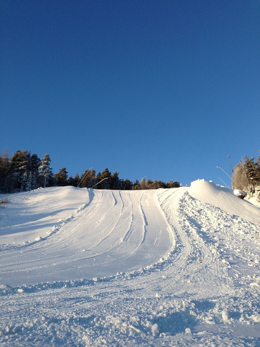 Fra leiligheten er det 200 meter til Grefsenkleiva - Nypreparerte løyper i "hagen" er det ikke mange sameier som kan skilte med! Galleribilde