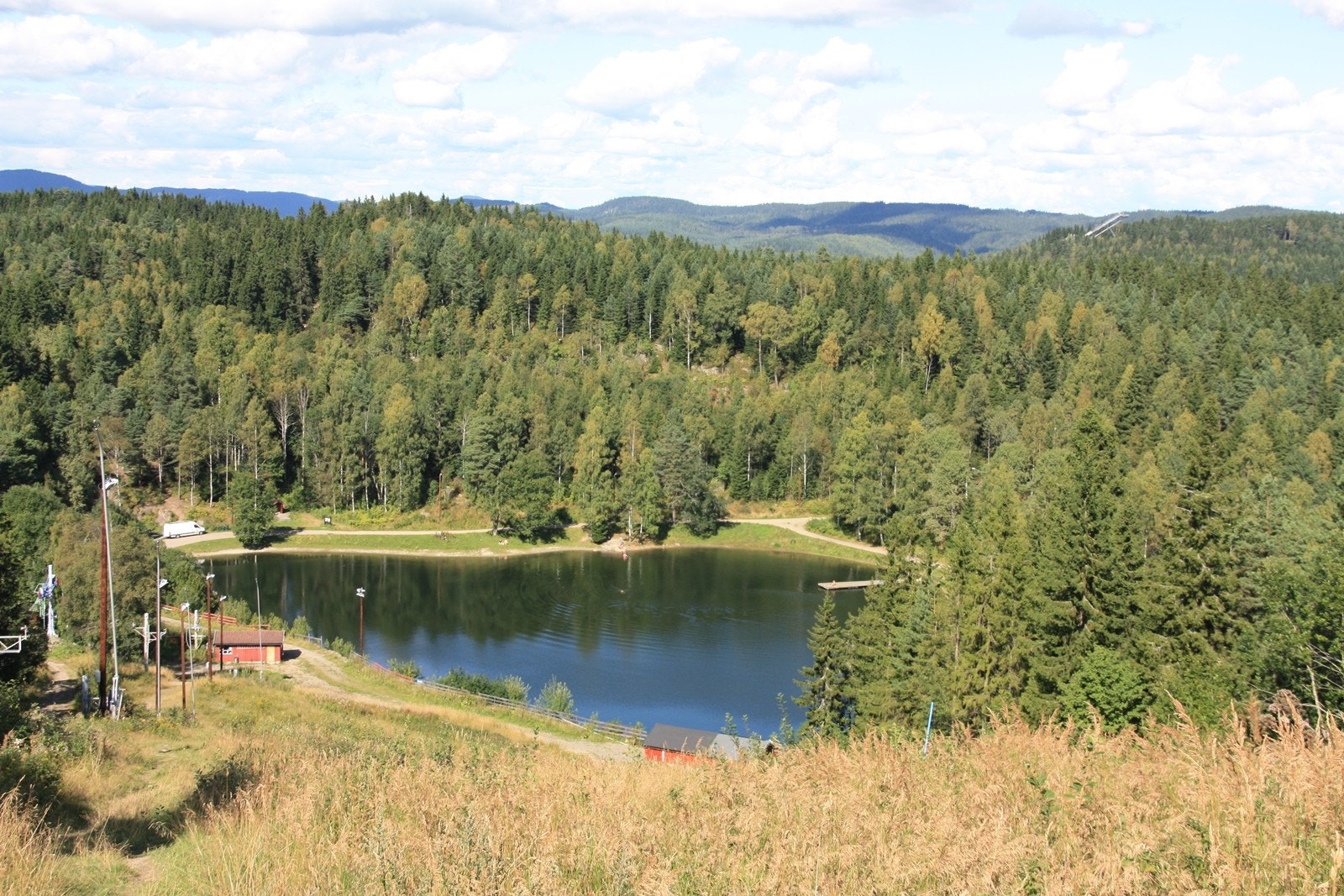 Utsikt mot Trollvann fra slalombakken Galleribilde