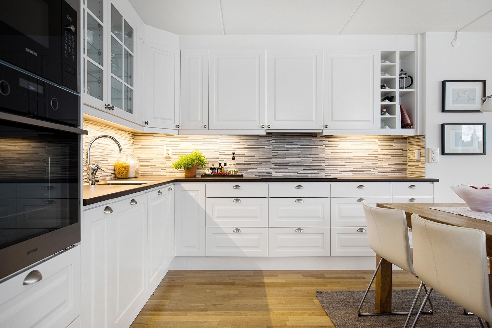 Innholdsrikt kjøkken, type LUNA Galleribilde