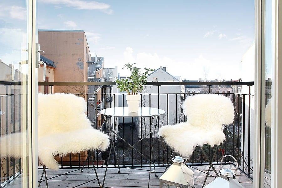 Sydvendt solrik balkong Galleribilde