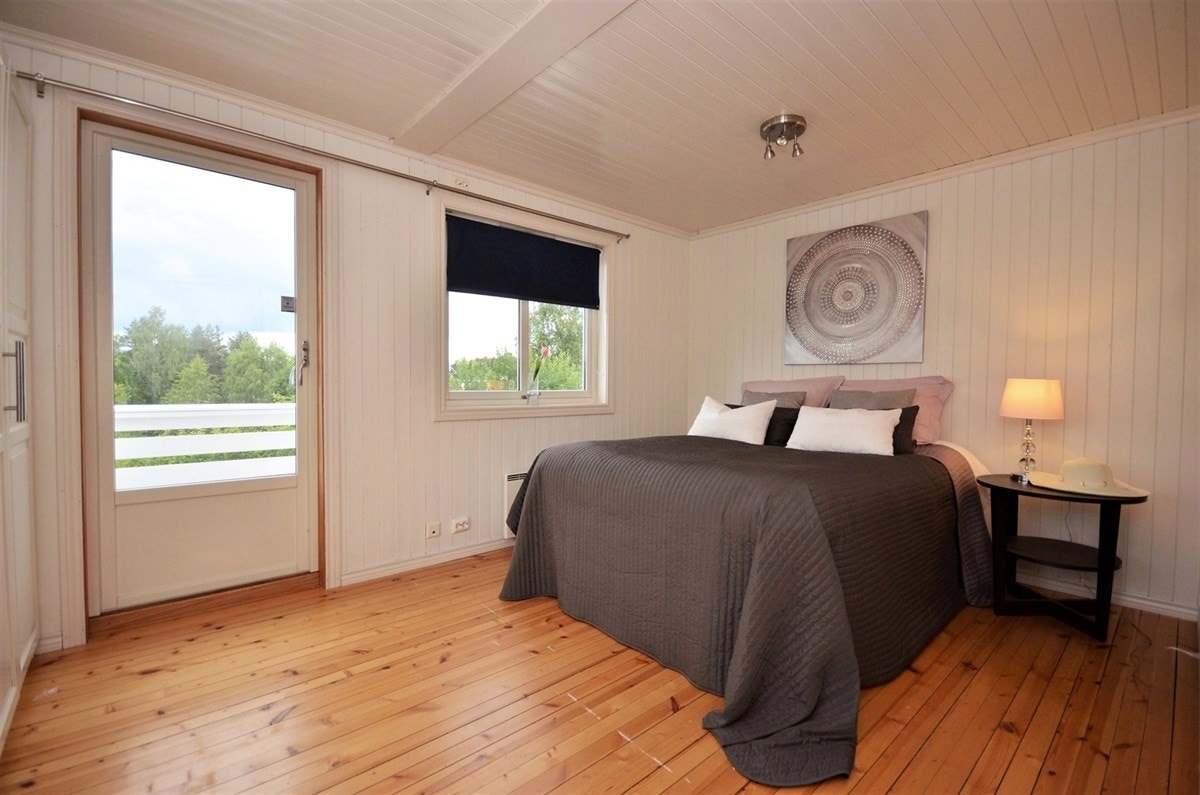 Masterbedroom med egen balkong. Galleribilde