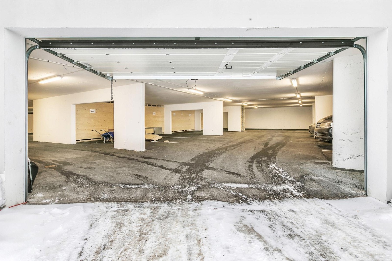 Boligen har en bod i ved parkeringsplassen Galleribilde