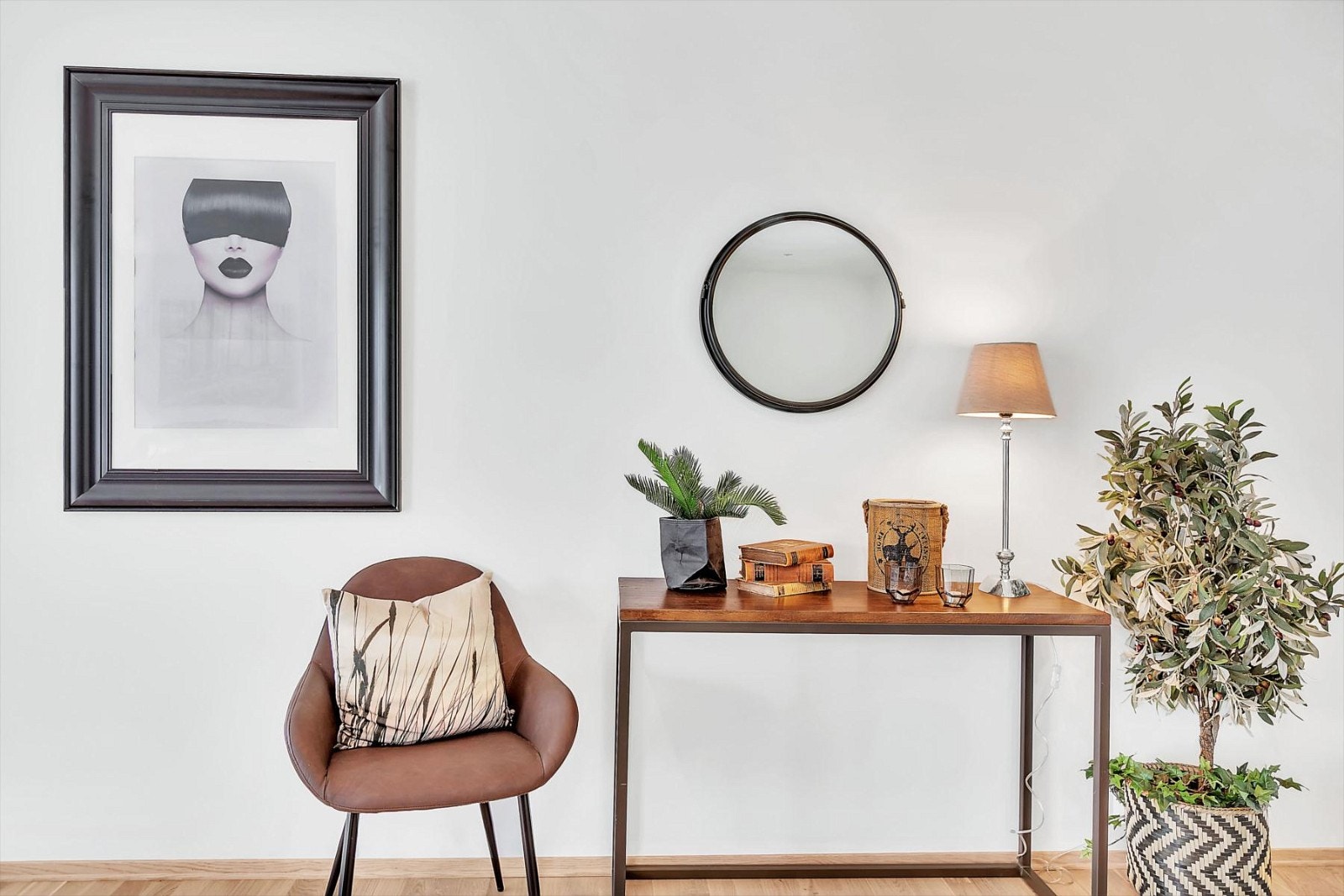 Hvitlasert eikeparkett i alle rom med vannbåren gulvvarme Galleribilde