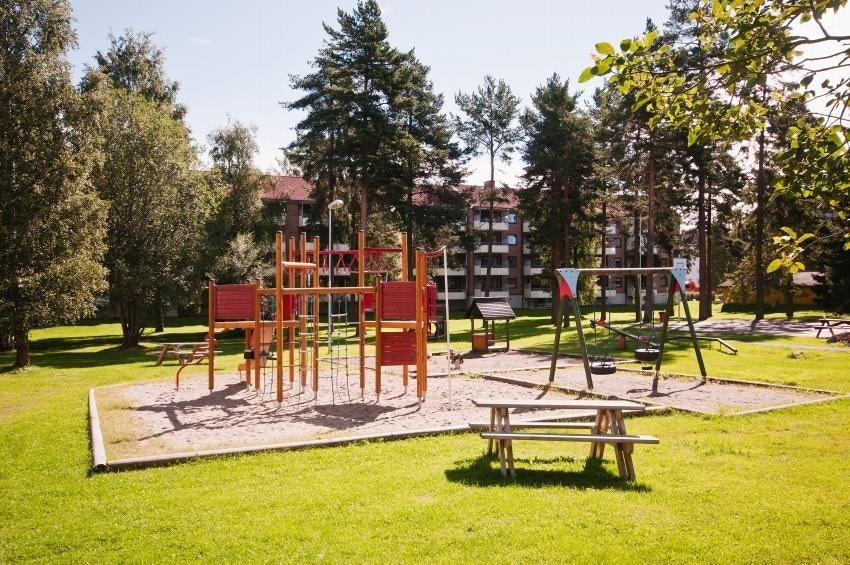 Hyggelig og barnevennlig nabolag (sommer) Galleribilde