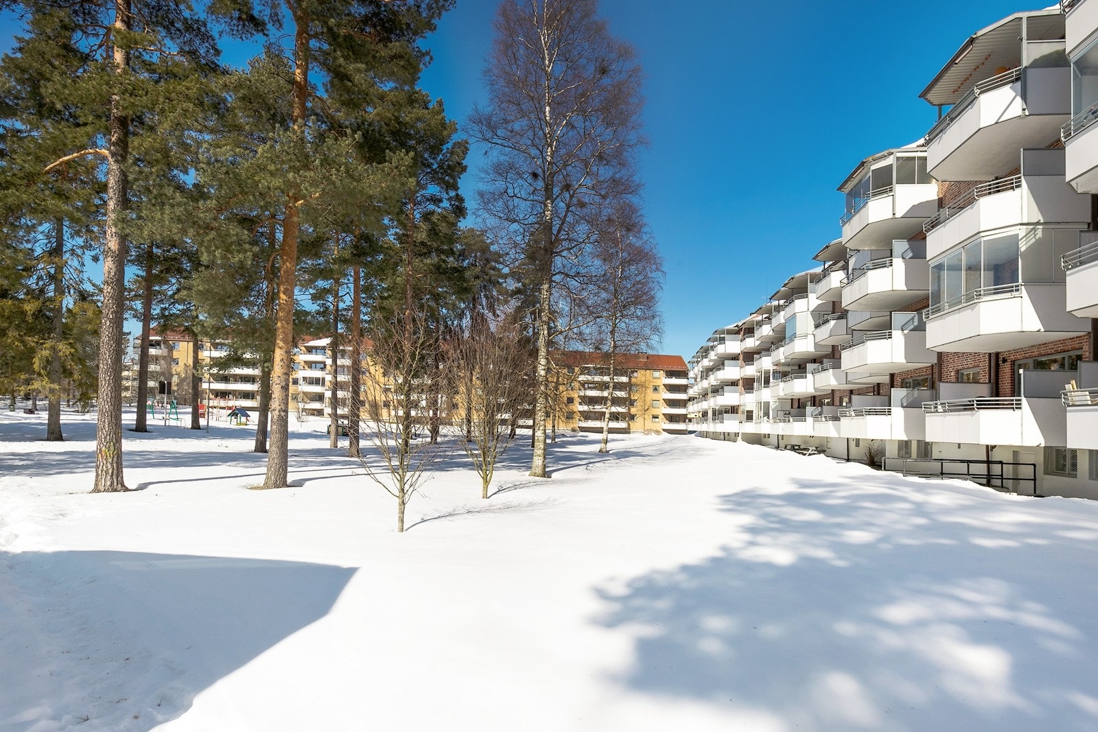 Fasade fra gårdsrom Galleribilde