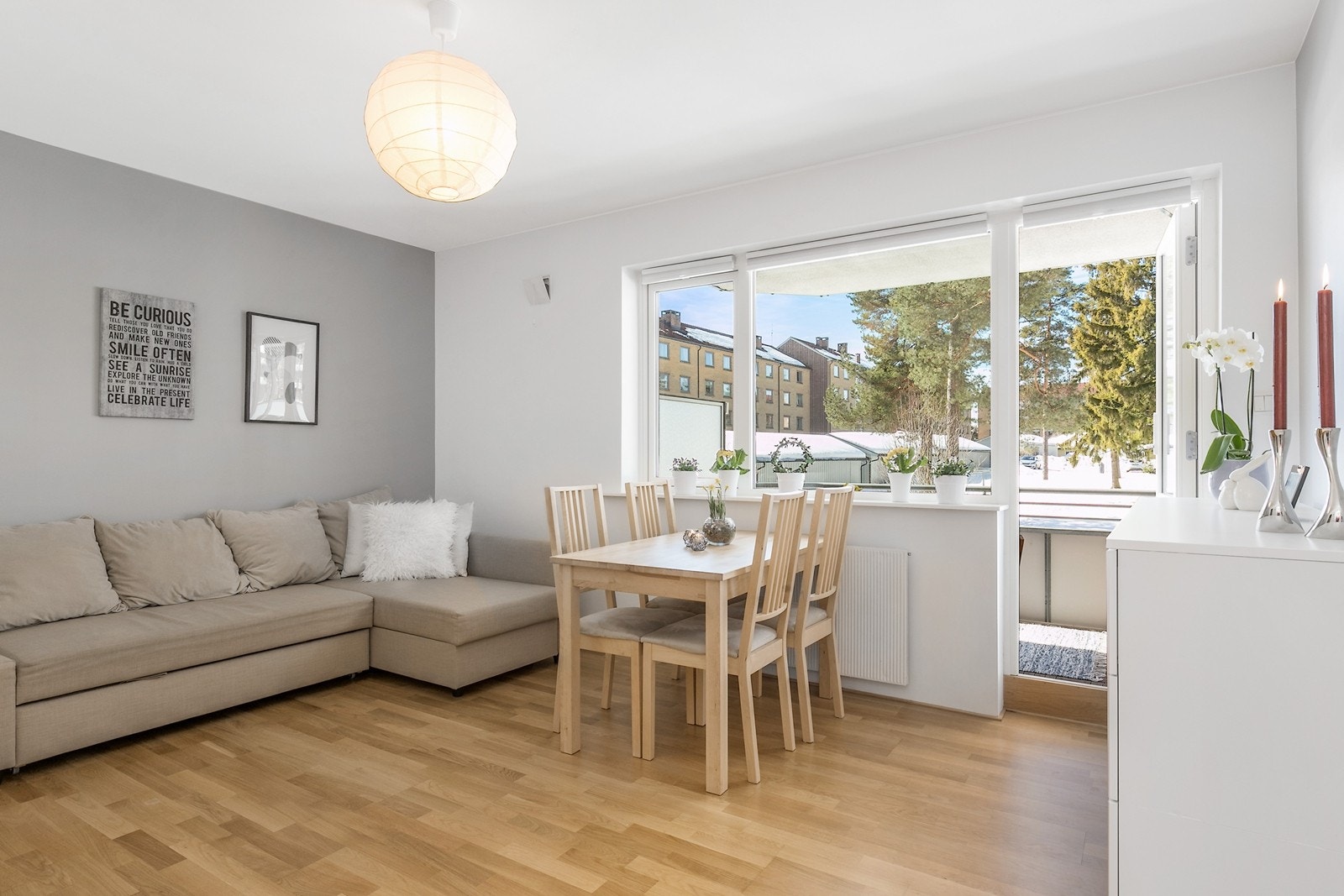 Velkommen til Vetlandsveien 56 A! Presentert av Emir Mekic ved Krogsveen Galleribilde