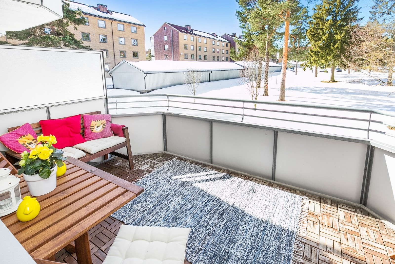 Meget gode solforhold som gir boligen en ekstra dimensjon. Mulighet for innglassing av balkongen. Galleribilde