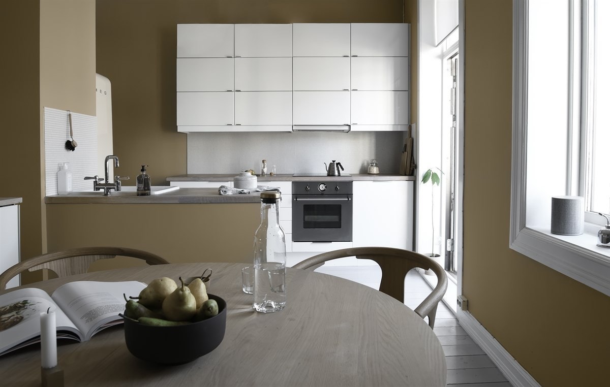 Leiligheten har et stilfullt kjøkken med IKEA kjøkkeninnredning fra 2012. Galleribilde