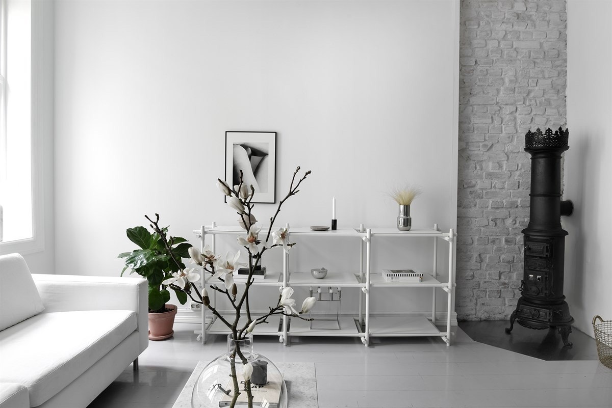 Fint plassert i hjørnet av stuen finner du en kronepeis som bidrar til god varme og en lun atmosfære. Galleribilde