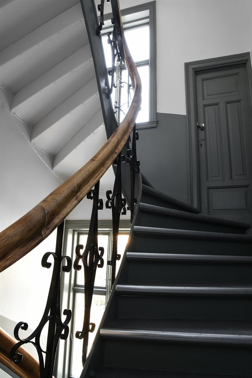 Pen trappoppgang til leiligheten. Galleribilde